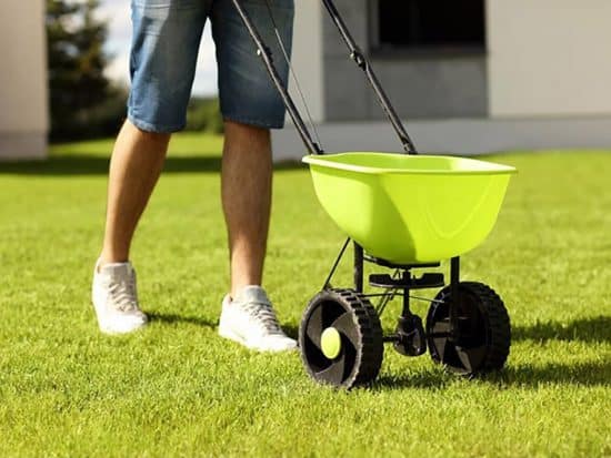best broadcast spreader